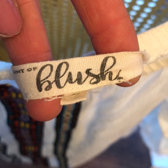 Off the shoulders - Picture 2 of 4